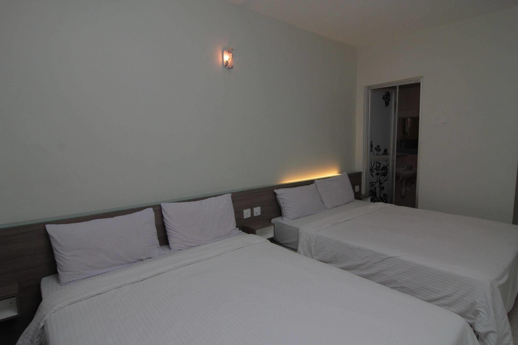 Qish Hotel Malacca Exterior photo