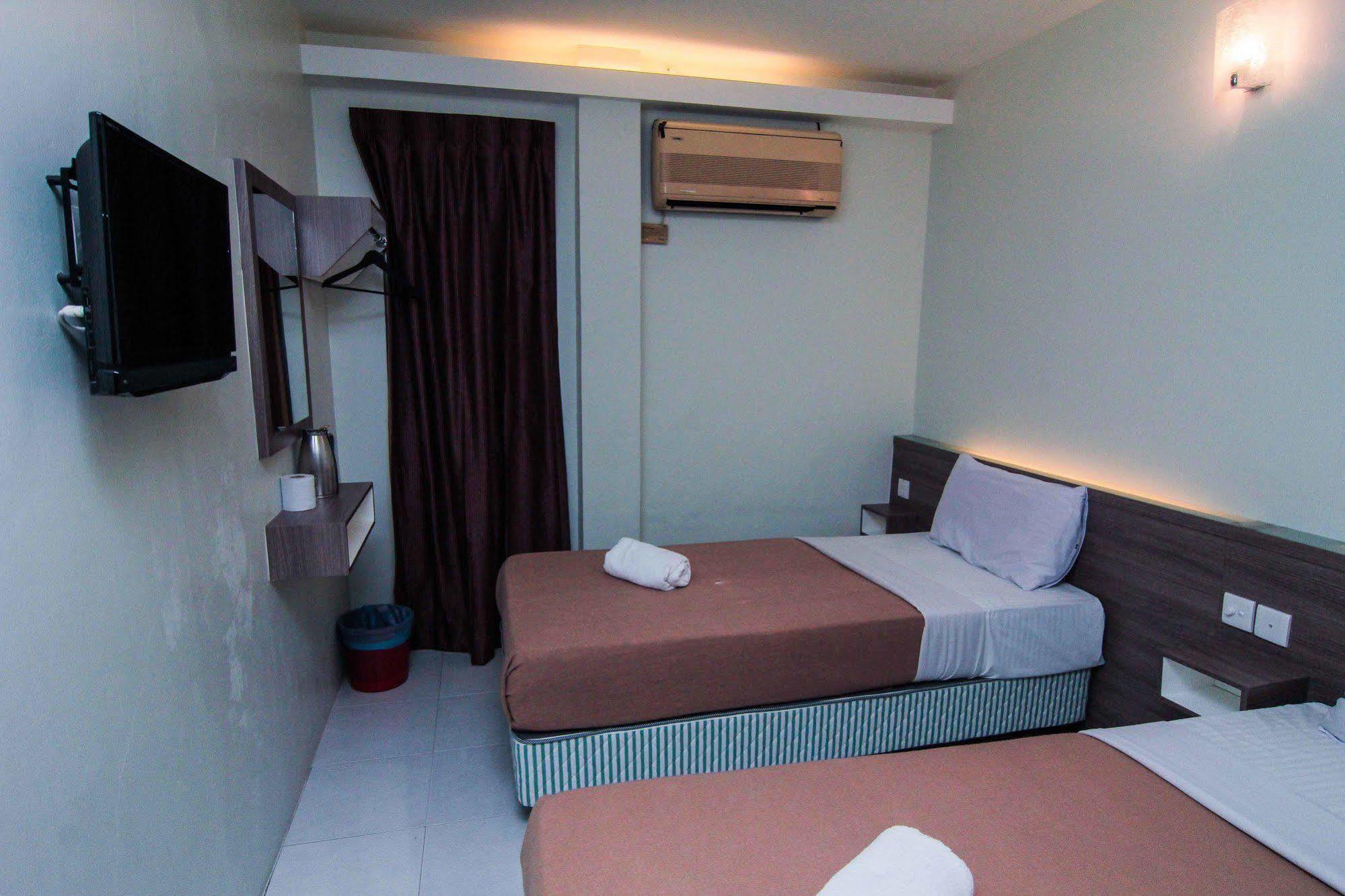 Qish Hotel Malacca Exterior photo