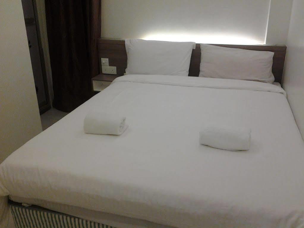 Qish Hotel Malacca Exterior photo